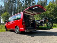 VW T6, ein Motorrad